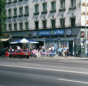 München, 1985: Das bayerische Wirtshaus Bräuhaus zur Brezn an der Leopoldstraße im Stadtteil Schwabing.