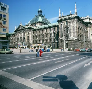 Der alte Justizpalast in der Maxvorstadt, München 1985.
