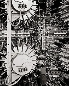 Bilder Datiert 20. April 2021: 1950er JAHRE INSIDE DES UNIVAC-COMPUTERS ZWEI SPEICHERZELLEN DES UNIVERSALEN AUTOMATISCHEN COMPUTERS