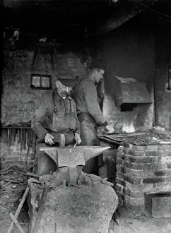Blacksmith At Work Drucke: At Blacksmith Paul