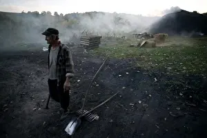 Bilder Datiert 13. Juli 2012: Kohle being gemacht, Projekt unterstützt durch EEC.
