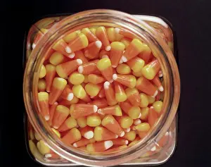 Studio Shot Of Sweets Drucke: Close-up of candy corn