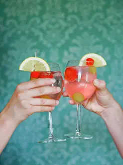 Drucke von Zwei Cocktailgetränke Mai Drucke: Zwei Cocktailgetränke.