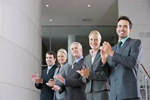 2008 Drucke: Kollegen applaudieren.