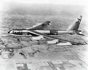 Vintage Aviation Transport Drucke: High angle view of a bomber plane in flight, B-52 Stratofortress, US Air Force