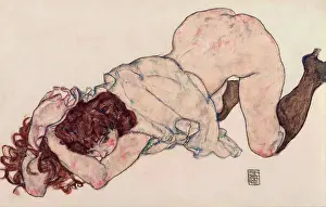 Drucke von Mädchen kniend, auf beiden Ellen ruhend von Schiele, Egon (1890-1918) / Leopold Museum, Wien / 1917 / Österreich / Schwarzweisskreide und Gouache auf Papier / Aktmalerei / 28, 7 x 44,3' Egon Schiele Drucke: Kniende Mädchen, auf den Ellenbogen ruhend von Schiele