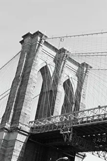 Brooklyn Bridge New York Drucke: Low angle view of a suspension bridge