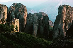 Meteora UNESCO Site Drucke: Monastery on a cliff, Rousanou Monastery