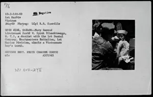 Drucke von Hauptmann David W. Syrek der Marine, ein Zahnarzt mit der 1. Zahnärztin-Kompanie, Hauptbataillon, 1 Februar Drucke: Kapitänleutnant David W. der Marine