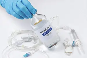 Bilder Datiert 17. Juni 2022: Nitroglycerin-IV-Flasche
