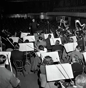 Marshall Plan Programs Drucke: Orchestras of the World. Photographs of Marshall Plan Programs, Exhibits, and Personnel