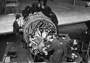 Historical Aviation Photography Drucke: Preparing For a Royal Passenger