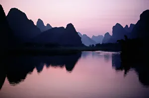 Chinese Countryside Photography Drucke: Reflections of mountains in the water