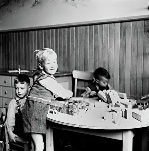 Cold War Era Photographs Drucke: SAAR Pix. Photographs of Marshall Plan Programs, Exhibits, and Personnel
