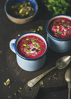 Beetroot Soup Recipe Drucke: Spring detox beetroot soup with mint