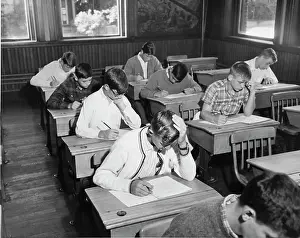 Drucke von Schüler, die an der Prüfung teilnehmen Oktober Drucke: Schüler, die an der Prüfung teilnehmen.