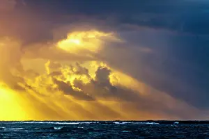European Seascape Photography Drucke: Sun rays from the sky over the sea at sunset