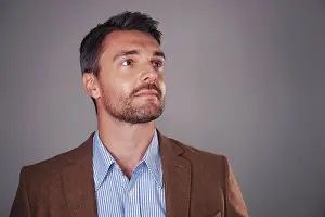Businessman Thinking Drucke: Thinking, idea and business man on gray background for problem solving