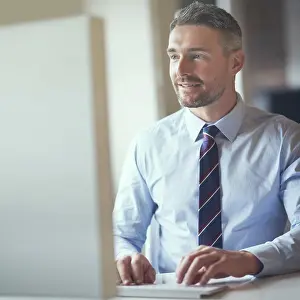 Businessman Thinking Drucke: Thinking, typing and man with computer