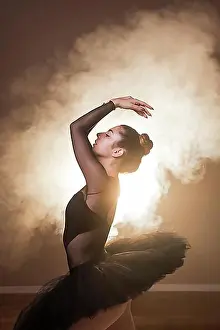 Ballet Dancer In Motion Drucke: side view ballet posture smoke