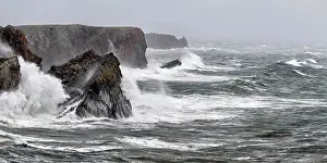 Wales Landscape Photography Drucke: Waves splashing against steep coastal cliffs