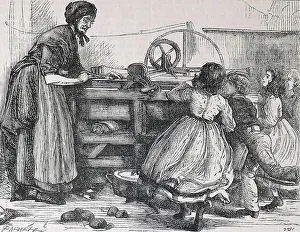 Bilder Datiert 16. Juni 2023: Frau benutzt eine Bügelmaschine. In diesem Gerät.