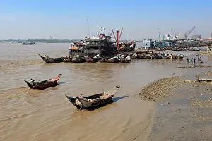 Travel Photography Burma Drucke: Yangon river front and ferries