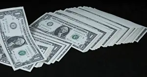 Black Background Image Drucke: 1 US Dollar Banknotes falling against Black background