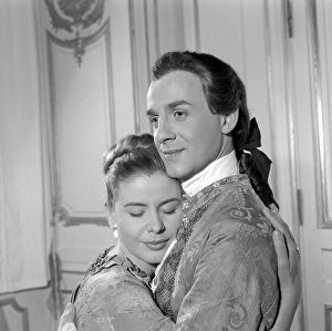 Old Fashioned Clothing Style Drucke: As if in the 18th century