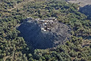 Uninhabited Arabian Peninsula Drucke: Abandoned settlement on a rock