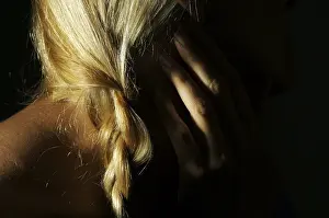 Dramatic Lighting Effects Drucke: Abstract blonde with dramatic lighting