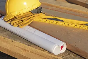 Construction Industry Tools Drucke: Abstract of constrcution hard hat