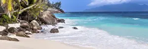 Uninhabited Rocky Shoreline Drucke: Abstract nature background