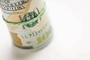 One Hundred Dollar Note Drucke: Abstract roll of newly designed U