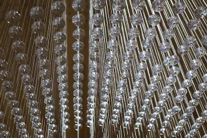 Abstract Geometry Design Drucke: Abstract strings and crystals arranged in geometric pattern