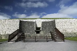 Uninhabited Historical Site Drucke: Access to the Newgrange barrow