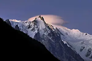 Mont Blanc Massif Photography Drucke: Aiguille du Midi with cloud above the summit