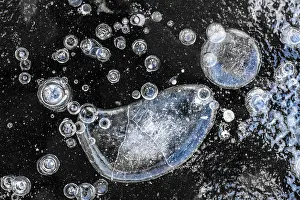 Deserted Austrian Landscapes Drucke: Air pockets, air bubbles and structures in ice