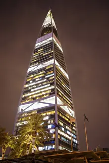 Deserted High Rise Building Drucke: Al Faisaliyah Centre skyscraper