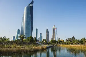 Western Asia Architecture Drucke: Al Hamra tower and the Al Shaheed Park