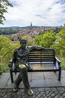 Swiss Cityscape Photography Drucke: Albert Einstein sitting on a bench
