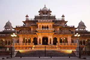 Evening Light Illumination Drucke: Albert Hall with Central Museum