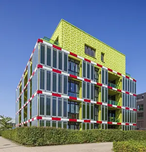 Solar Energy Building Drucke: Algae House, Energy-Plus House with microalgae