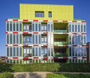 Solar Energy Building Drucke: Algae House, Energy-Plus House with microalgae