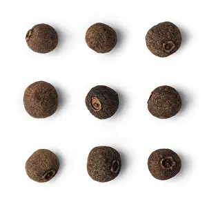 Bright Background Food Photography Drucke: allspice isolated on white background