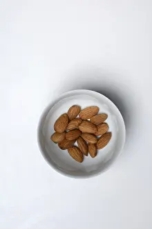 Food Photography Almonds Drucke: Almonds in shell, Prunus dulcis