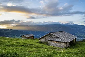 Bernese Oberland Scenery Drucke: Alpine huts and alpine meadows
