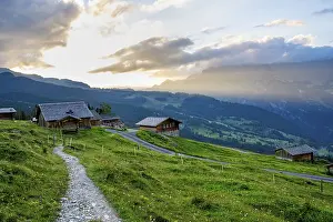Log Cabin In The Mountains Drucke: Alpine huts and alpine meadows