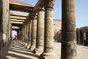 Aswan Egypt Landmark Drucke: Ancient columns in the temple complex of Philae