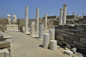 Ancient Greek Statues Drucke: Ancient statues and columns, Cleopatra and Dioscorides